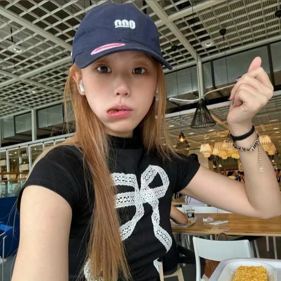 陪她一会儿